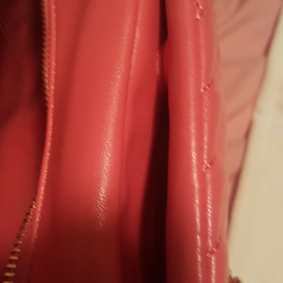 Deep pink gold chain hand patent synthetic purse - Picture 6 of 6